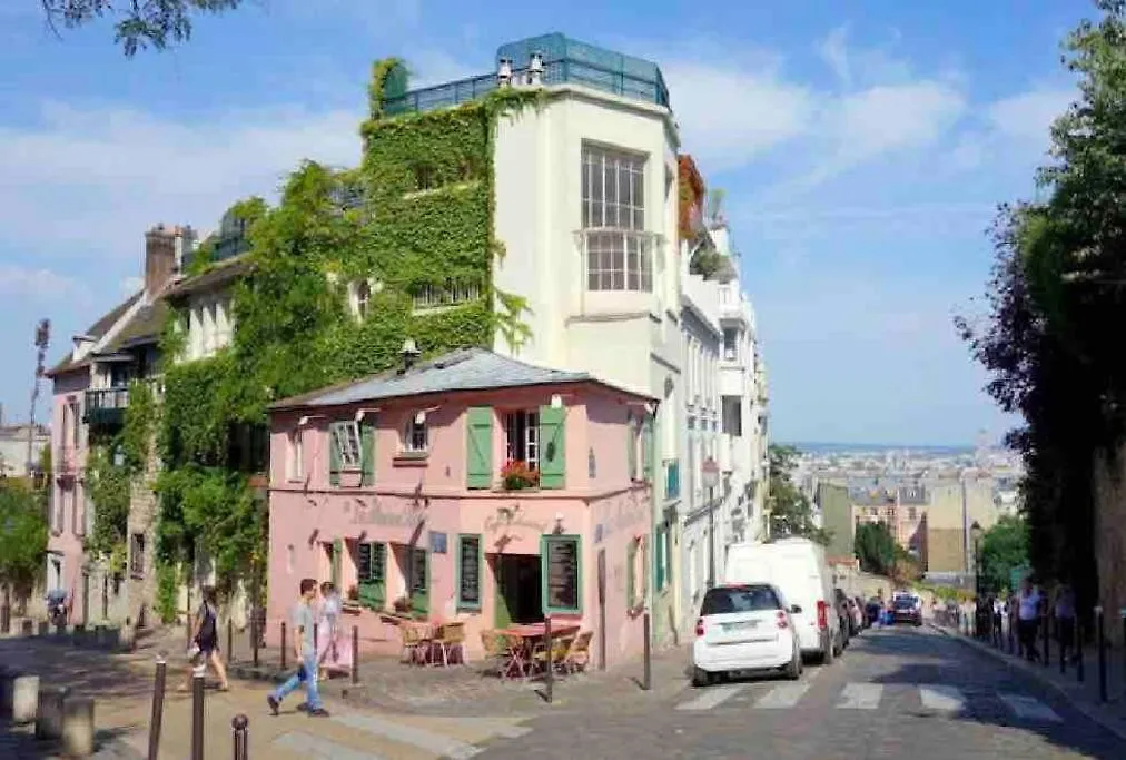 Amelie Poulain Studio In Heart Of Montmartre Paris Apartment